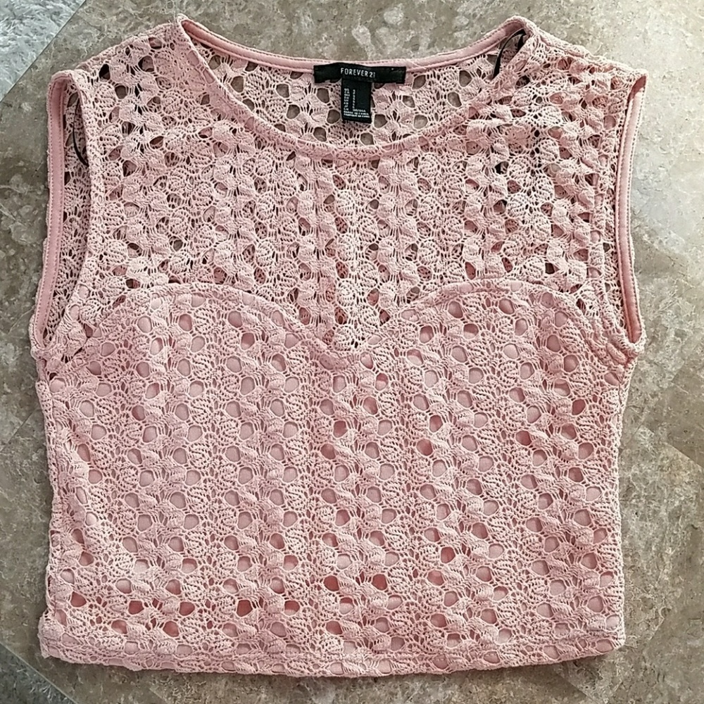 Very pretty peach sleeveless top, size small